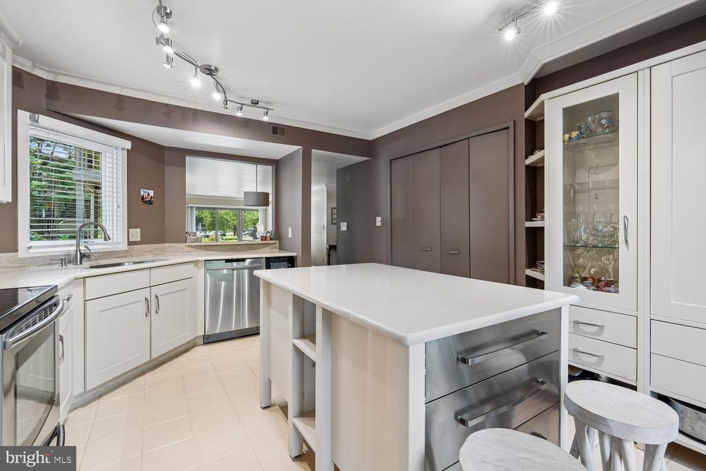7048 HARBOUR VILLAGE COURT Unit: T2