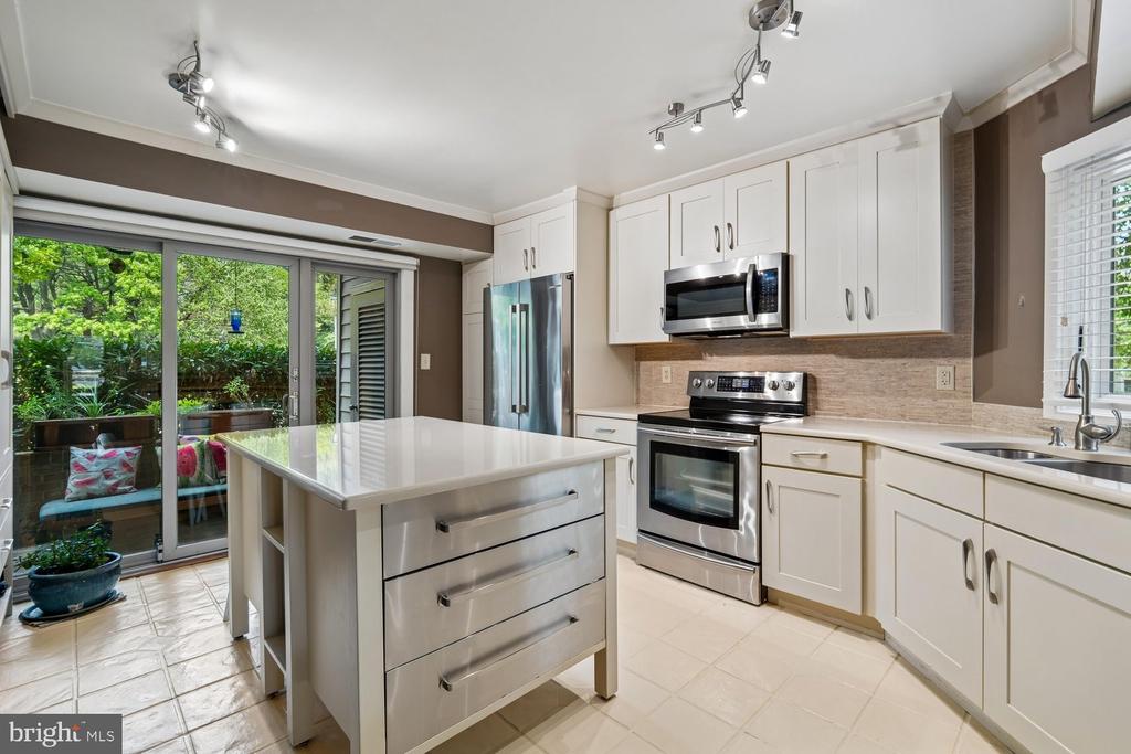 7048 HARBOUR VILLAGE COURT Unit: T2