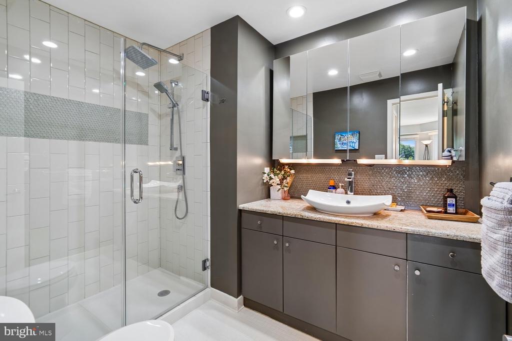 7048 HARBOUR VILLAGE COURT Unit: T2
