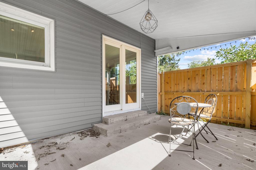 1301 DAMASCUS STREET