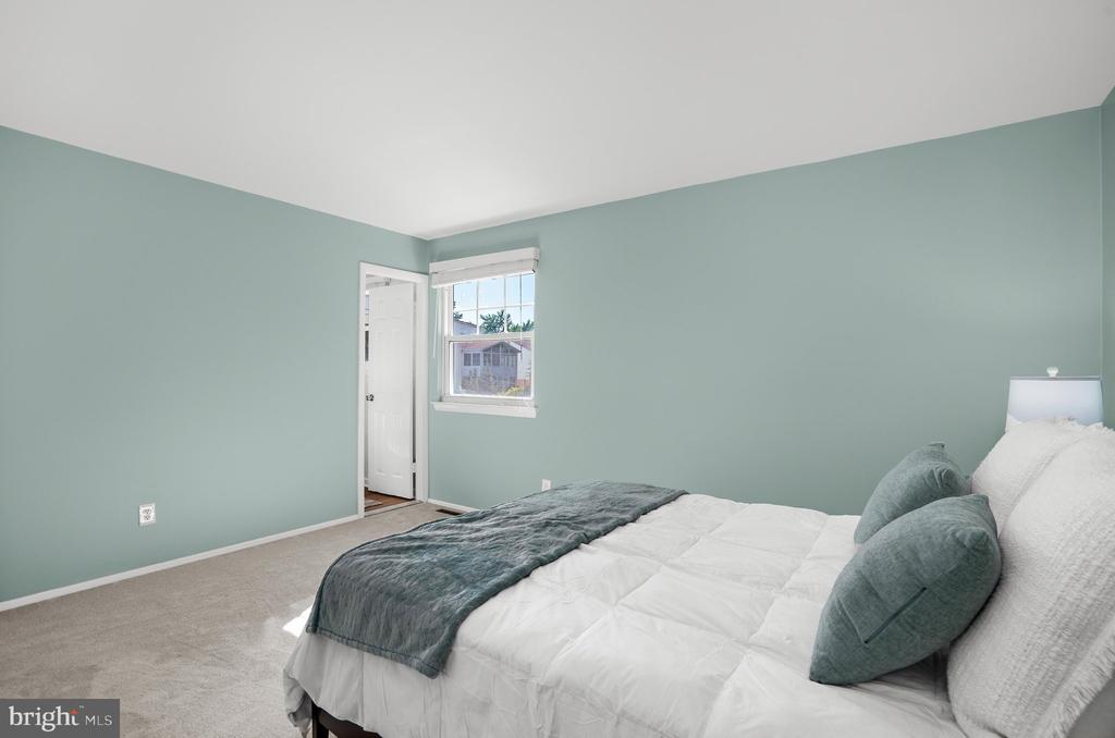 852 MEADOW HEIGHTS LANE