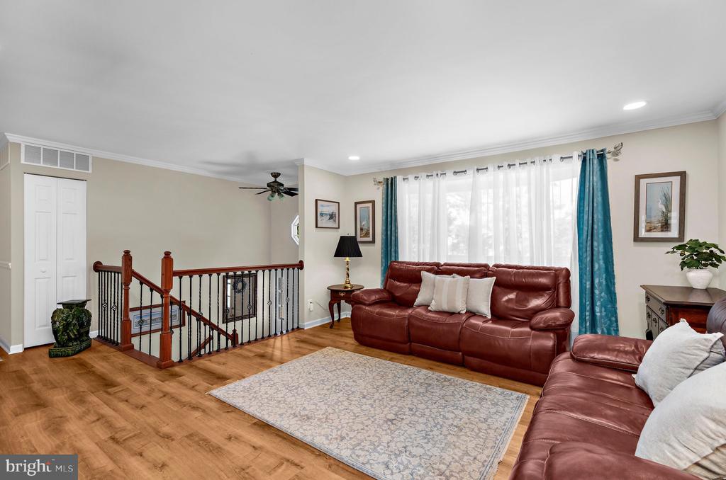 852 MEADOW HEIGHTS LANE