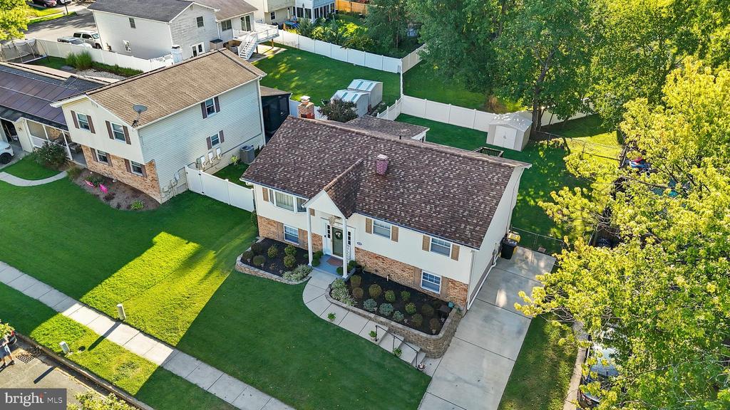 852 MEADOW HEIGHTS LANE
