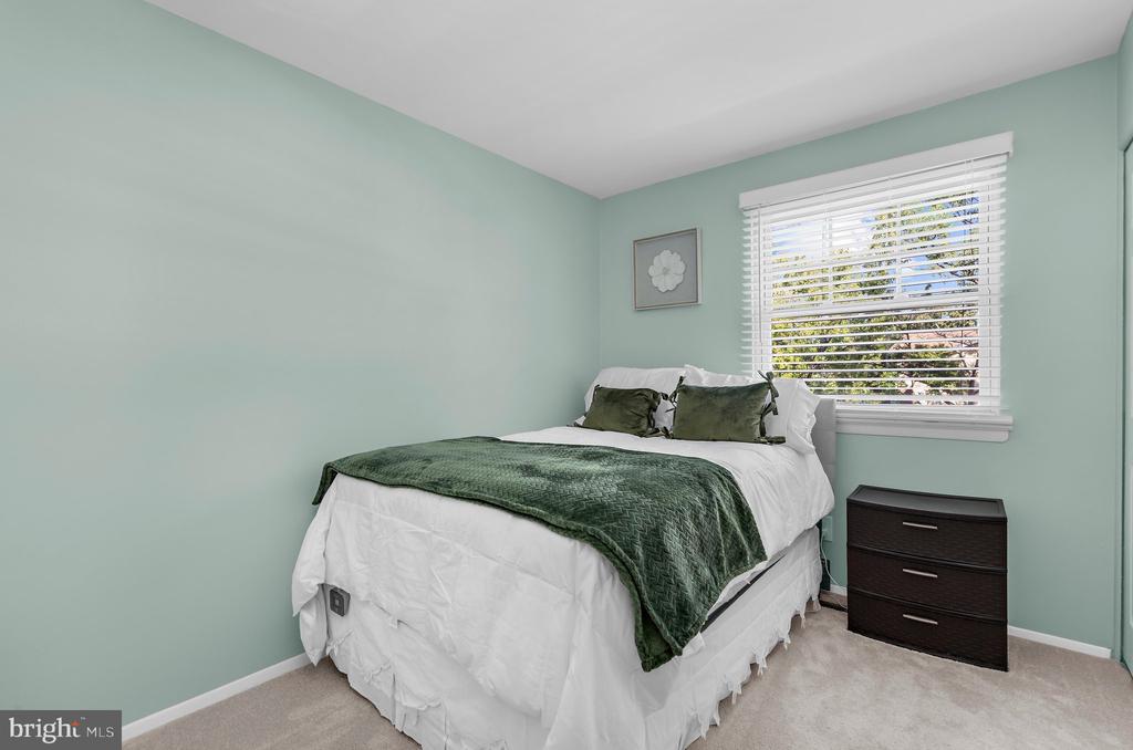 852 MEADOW HEIGHTS LANE