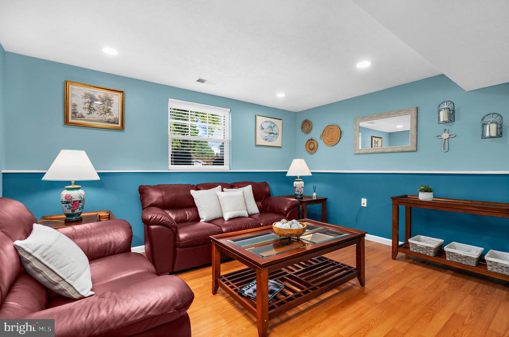 852 MEADOW HEIGHTS LANE