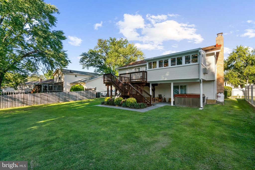 852 MEADOW HEIGHTS LANE