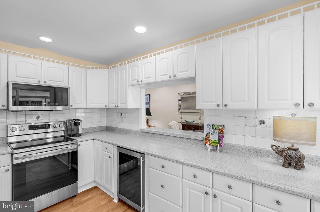 852 MEADOW HEIGHTS LANE