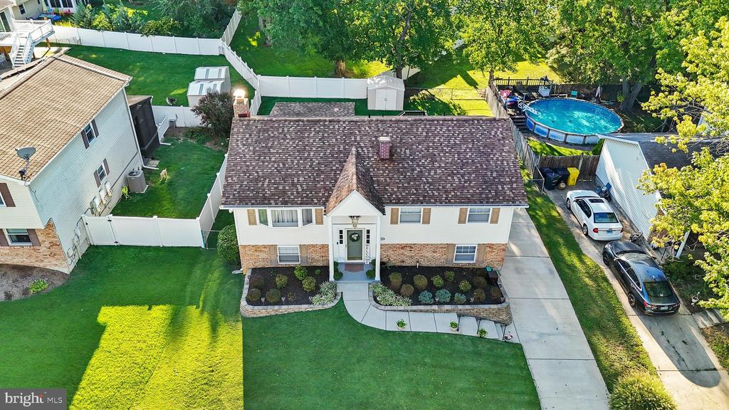 852 MEADOW HEIGHTS LANE