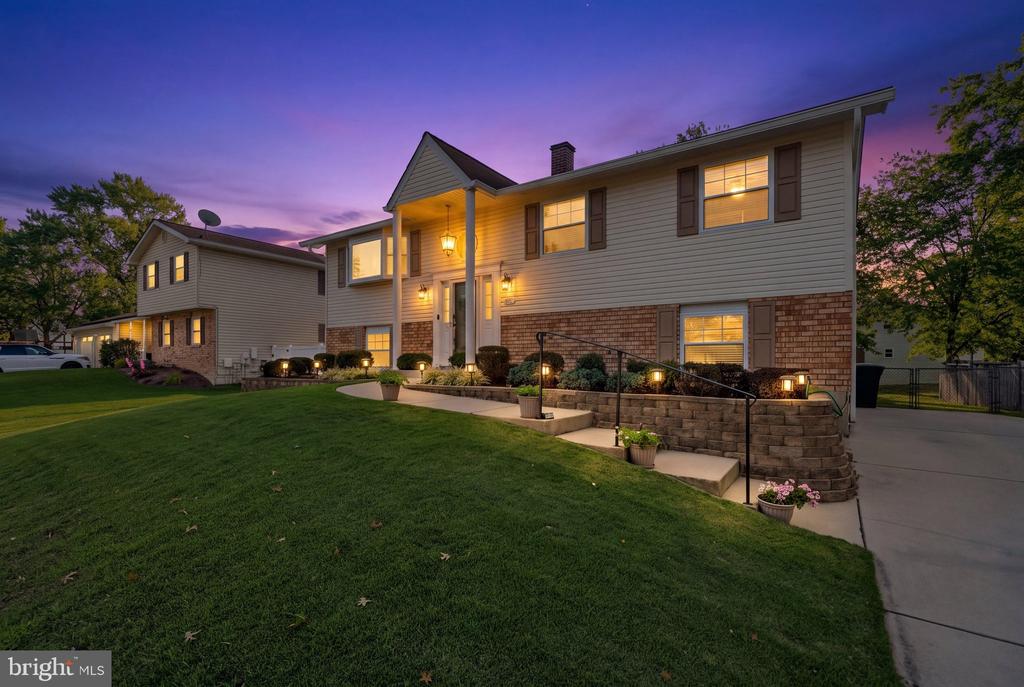 852 MEADOW HEIGHTS LANE