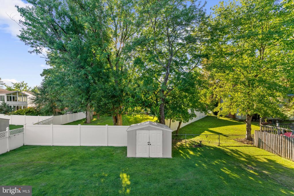 852 MEADOW HEIGHTS LANE