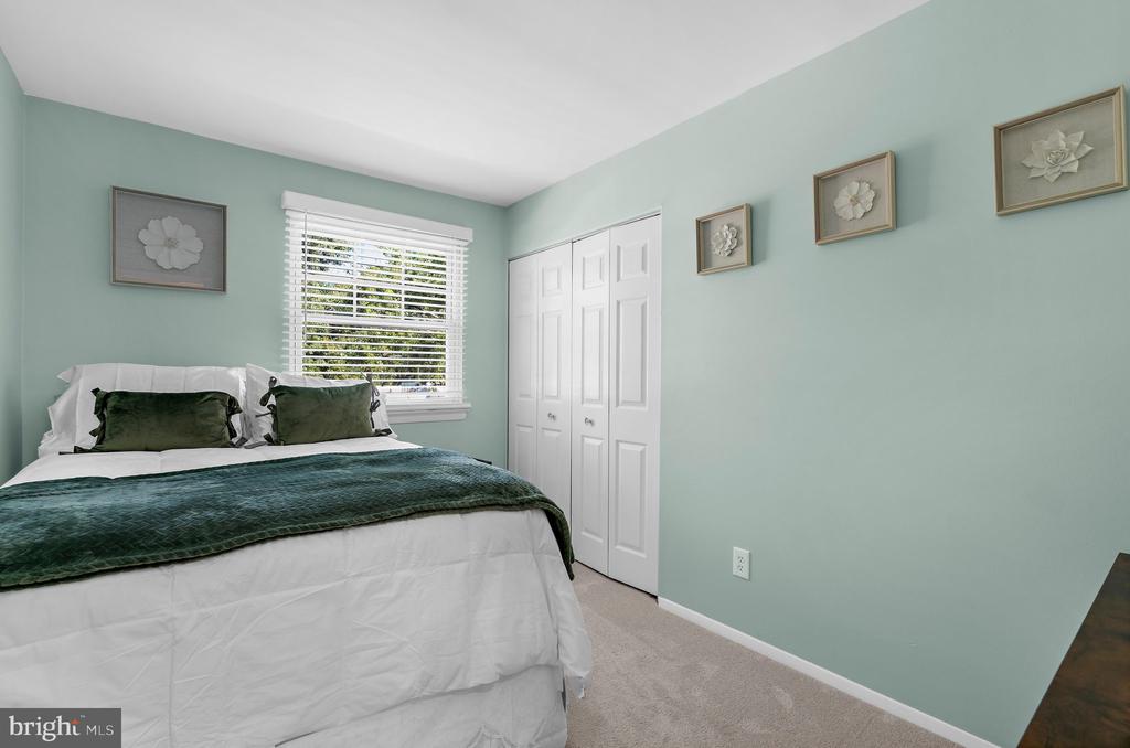 852 MEADOW HEIGHTS LANE