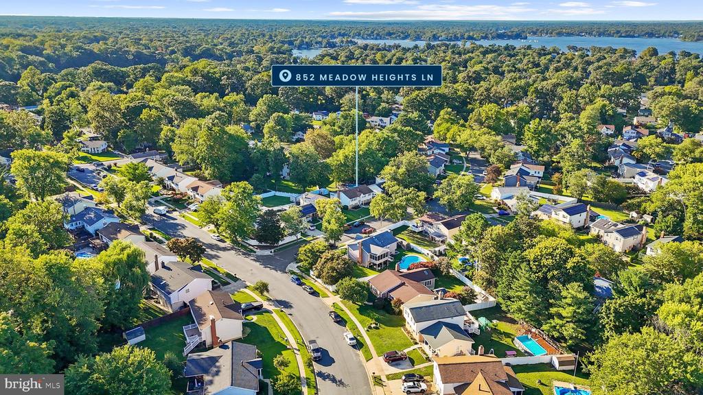 852 MEADOW HEIGHTS LANE