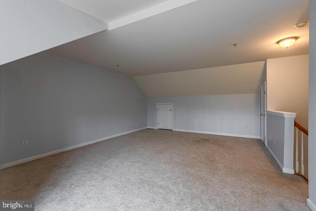 226 WINTERGULL LANE