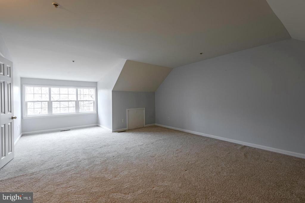 226 WINTERGULL LANE