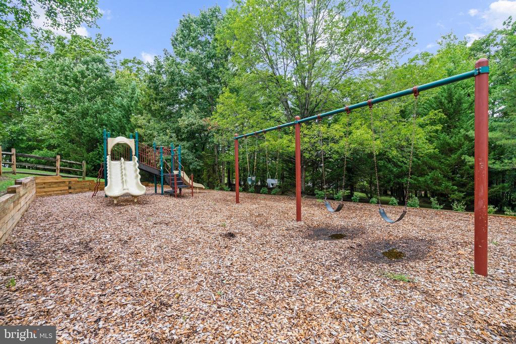 779 PINE DRIFT DRIVE