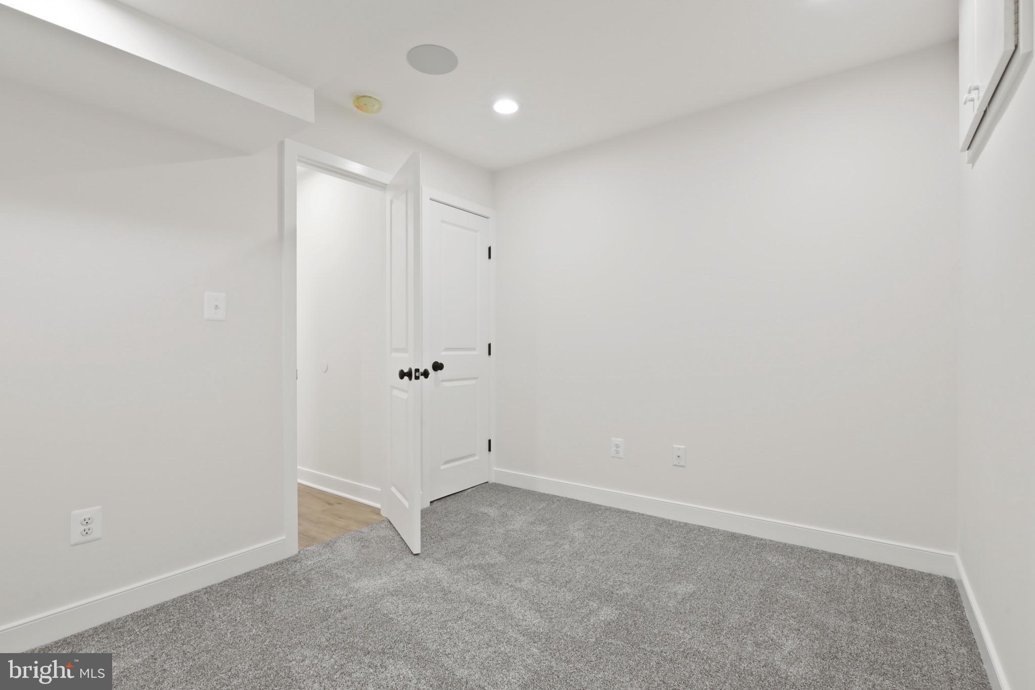 119 E Randall St