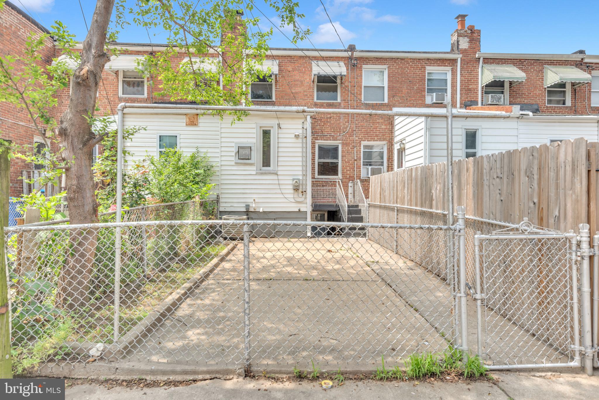3541 Horton Ave