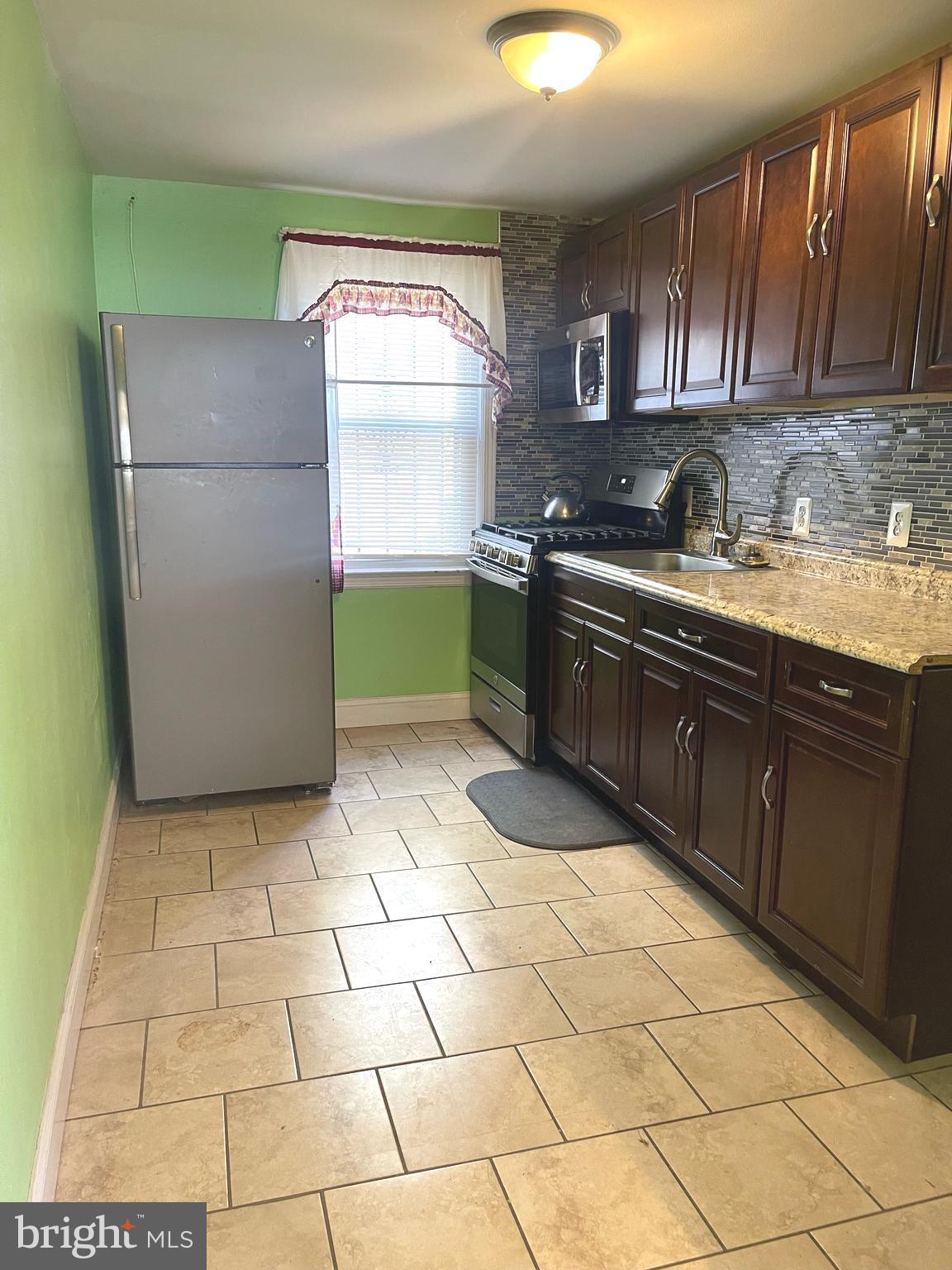 2858 Bookert Dr