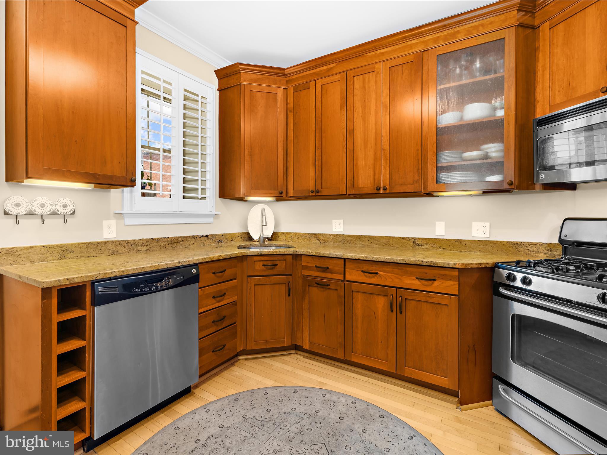 1105 S Linwood Ave