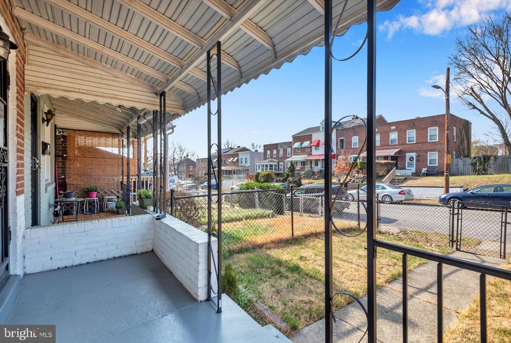 2737 BOOKERT DRIVE