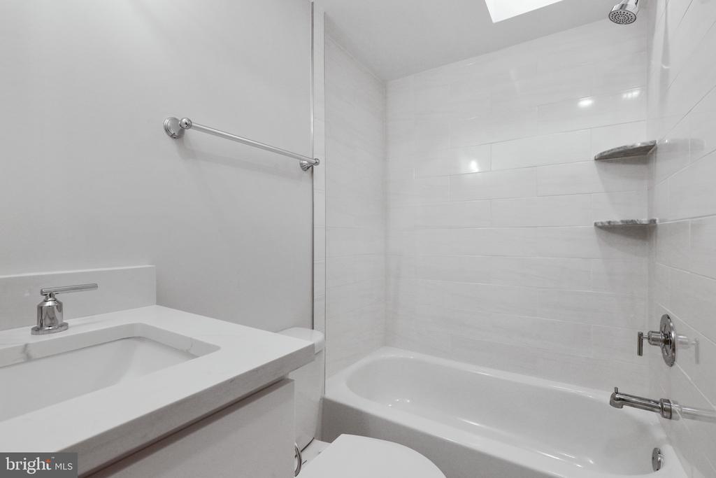 1327 RICHARDSON STREET