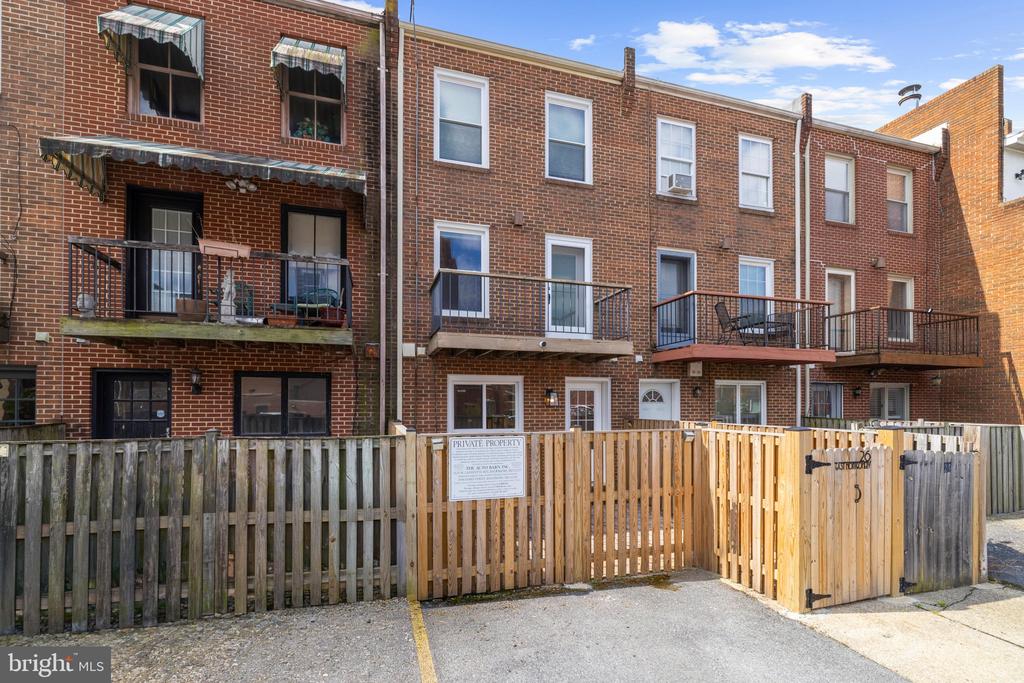 26 E MONTGOMERY STREET
