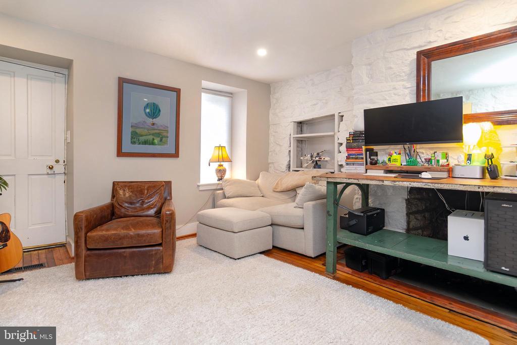 10108 FALLS ROAD