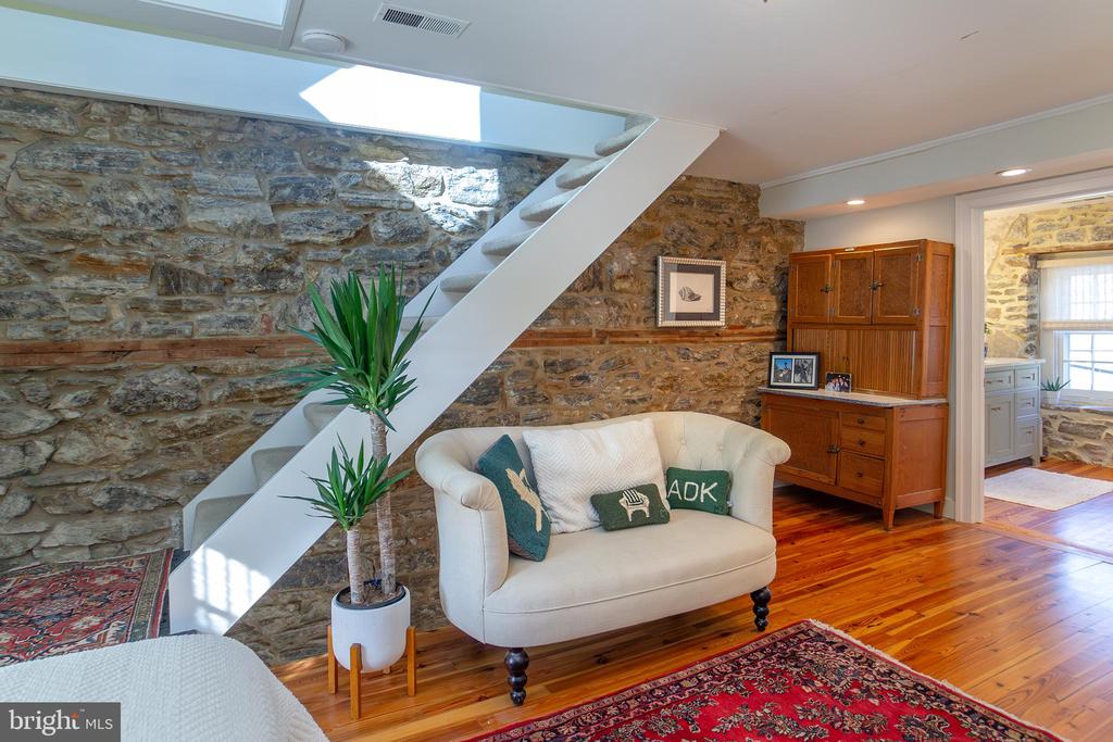 10108 FALLS ROAD