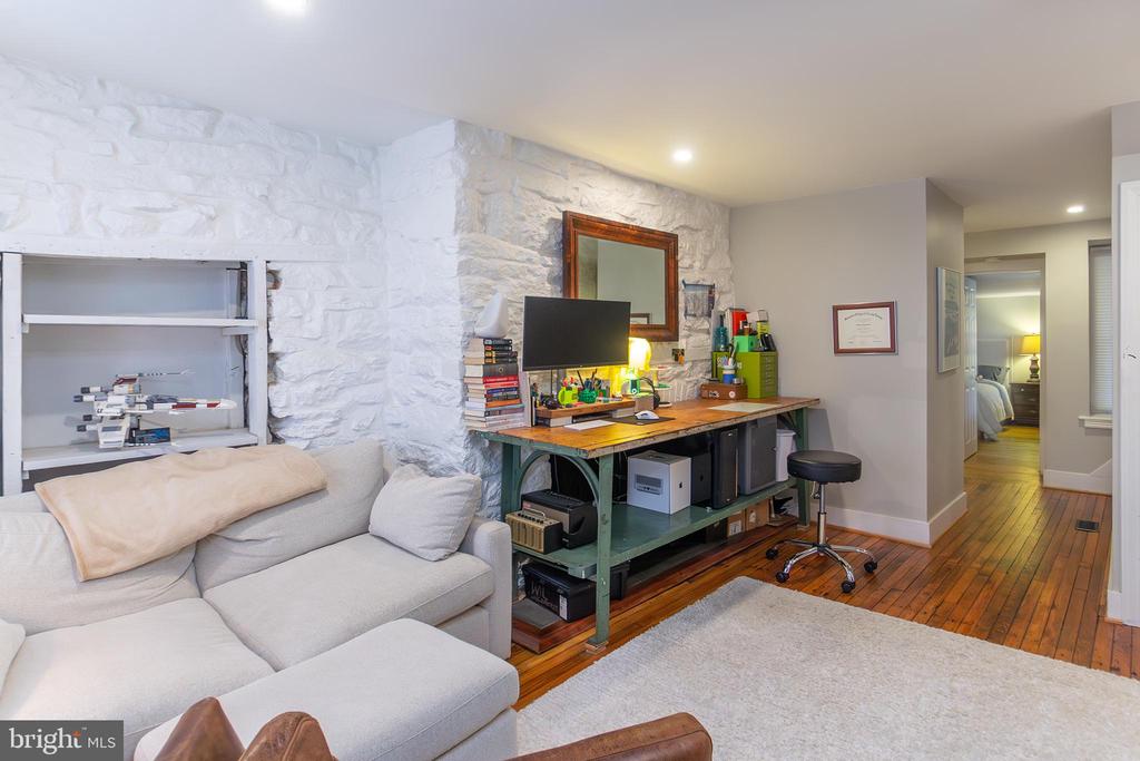 10108 FALLS ROAD
