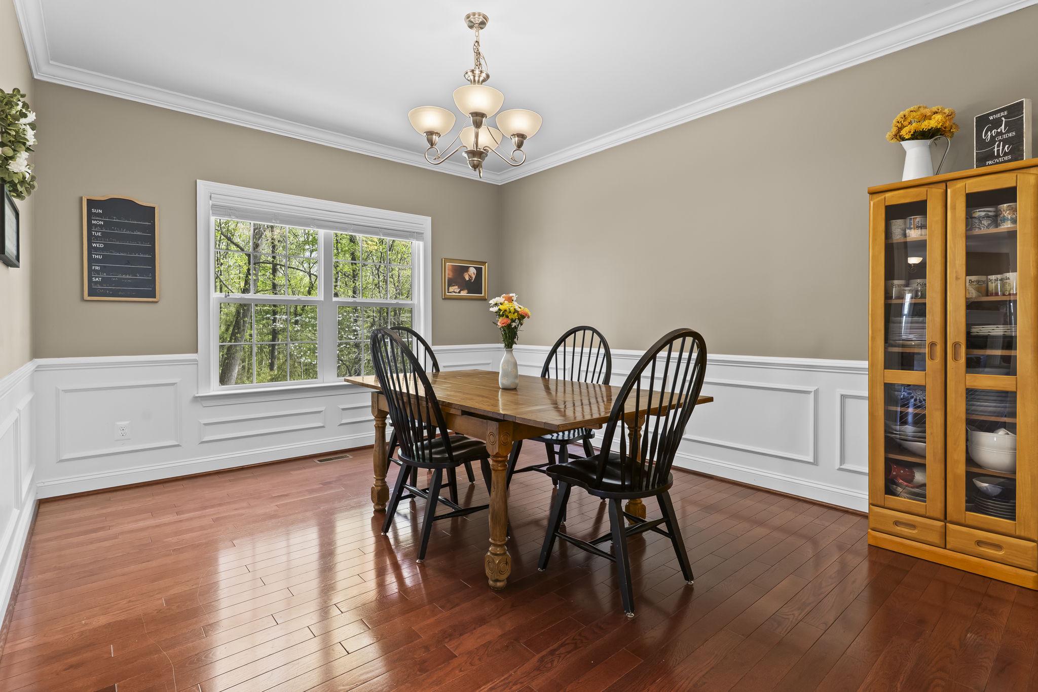 1905 RESTING RIDGE LANE