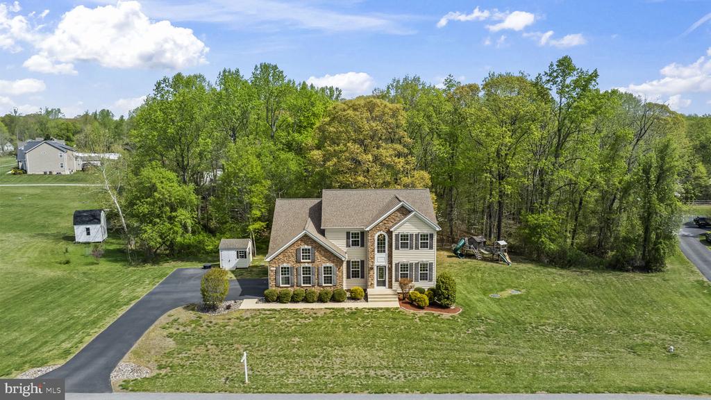 1905 RESTING RIDGE LANE