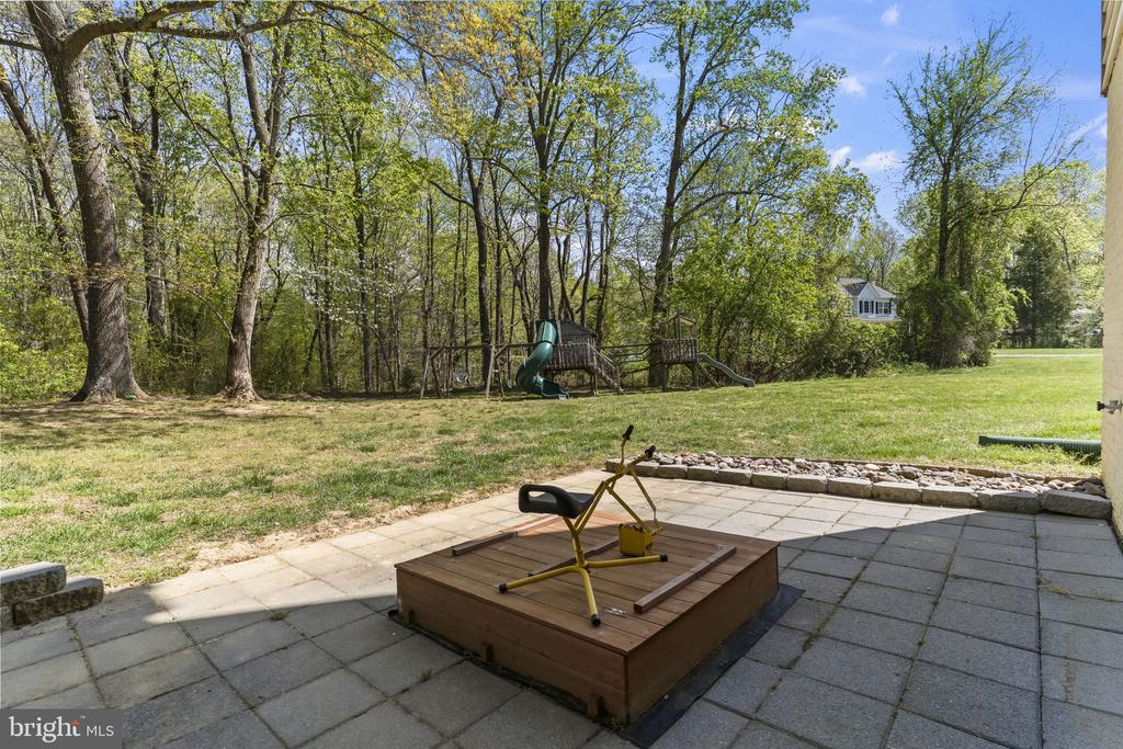 1905 RESTING RIDGE LANE