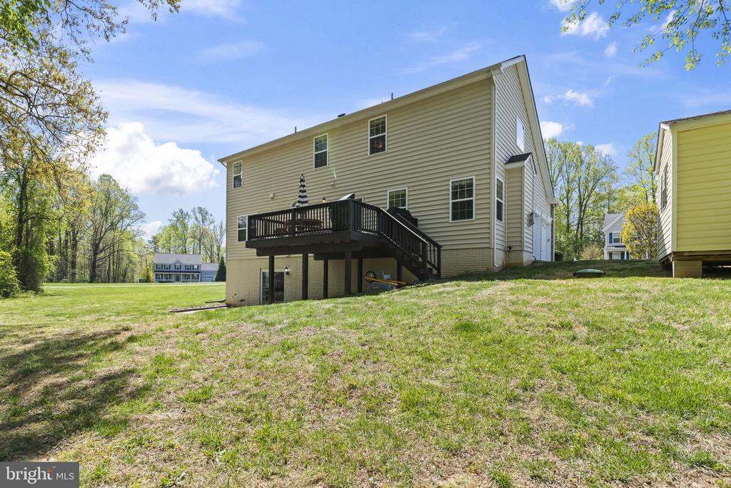 1905 RESTING RIDGE LANE