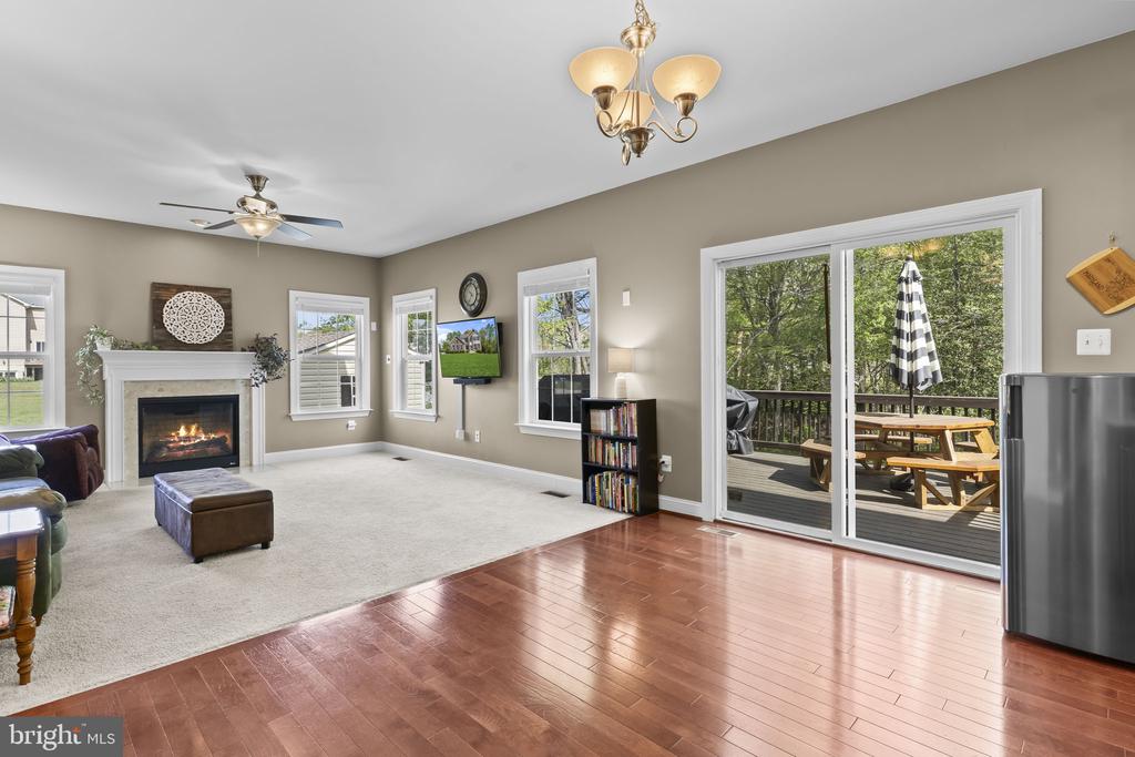 1905 RESTING RIDGE LANE
