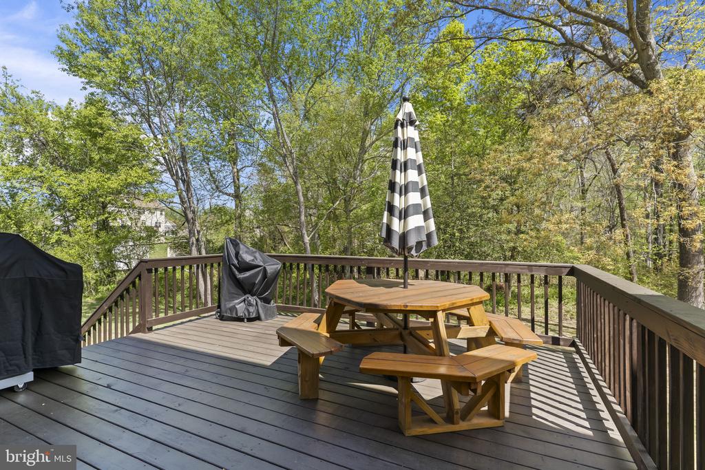 1905 RESTING RIDGE LANE