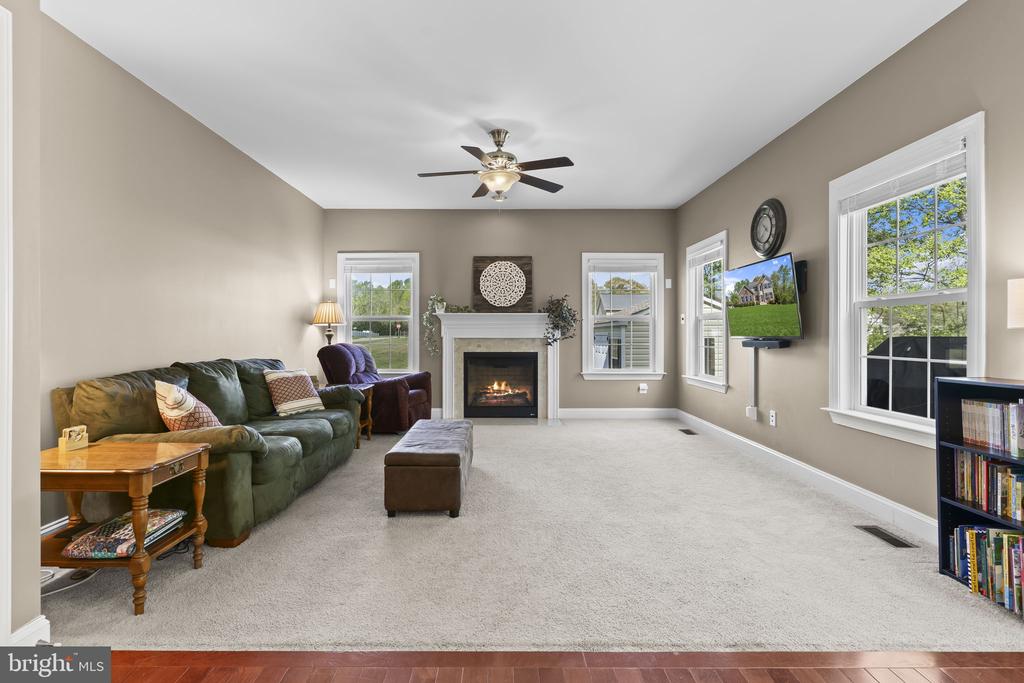 1905 RESTING RIDGE LANE