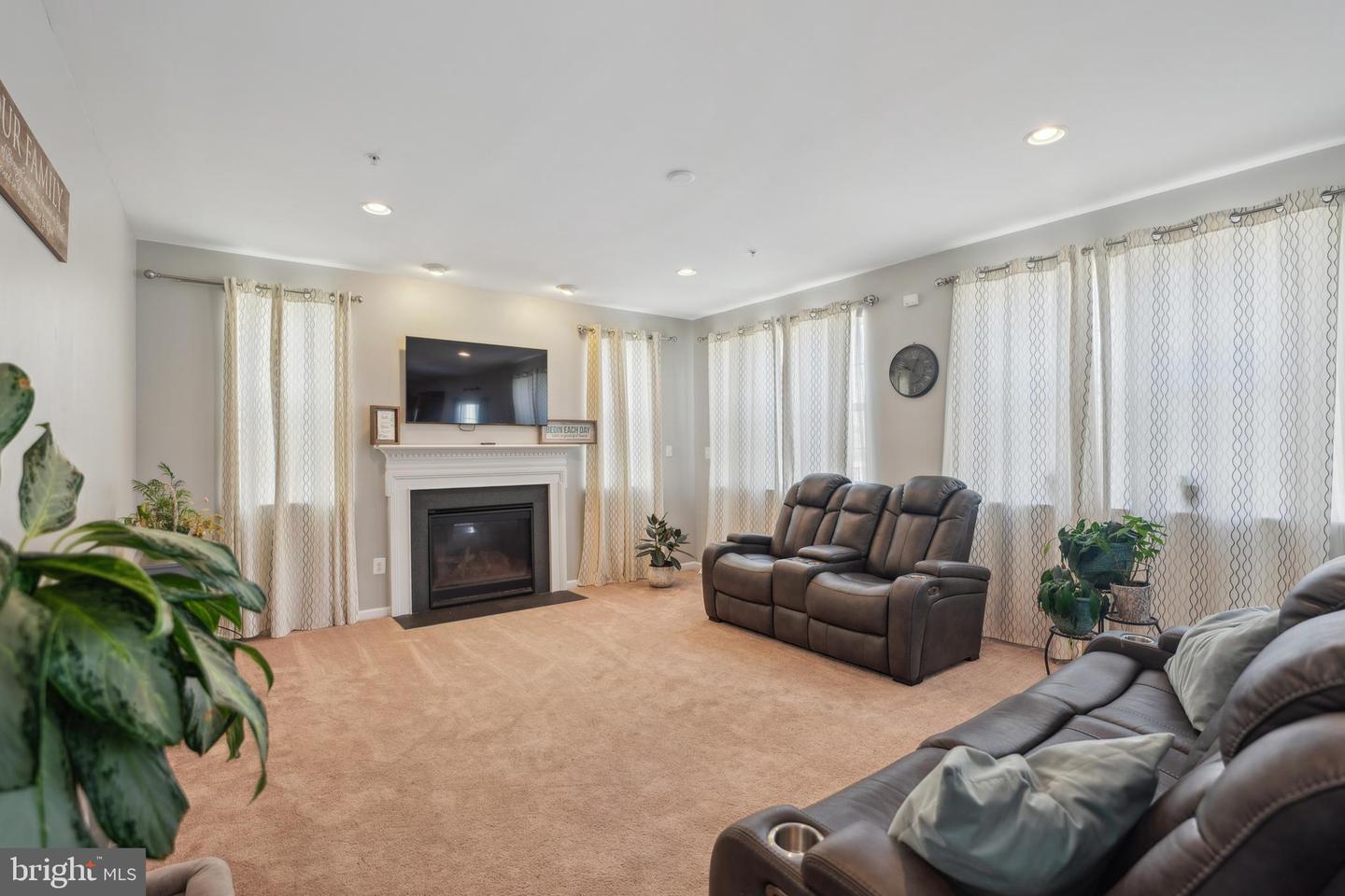 11320 Sierra Ln