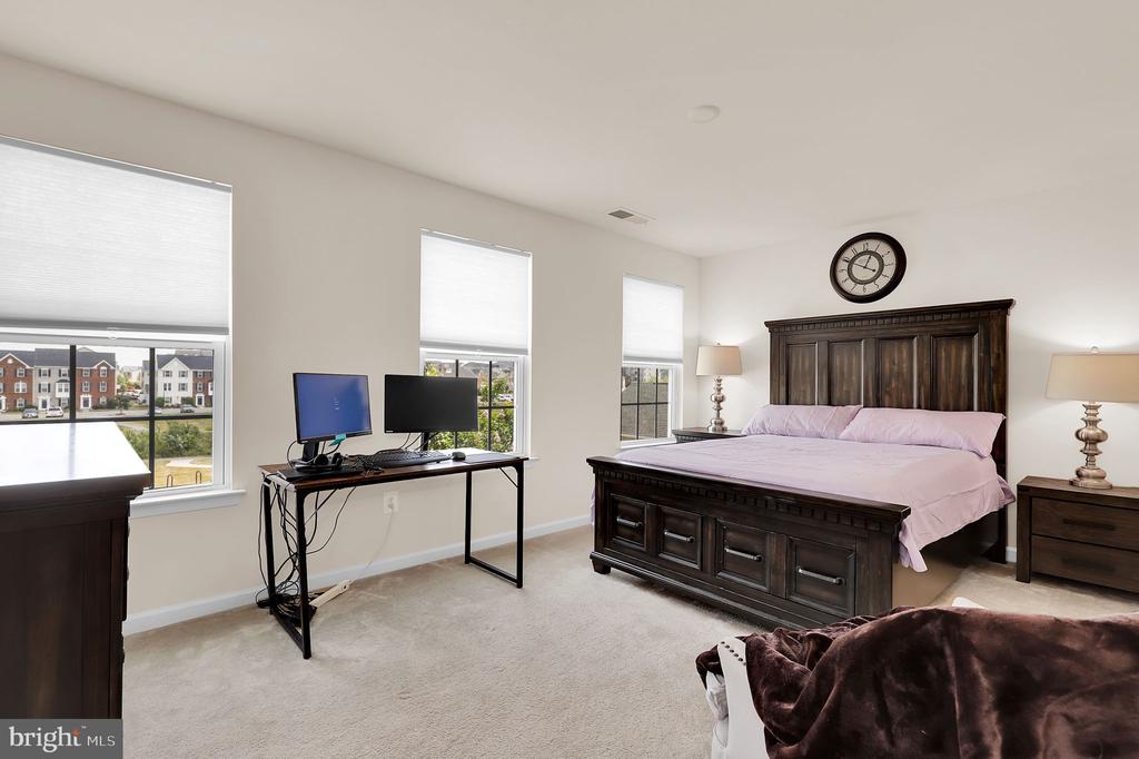 6426 Madigan Trl