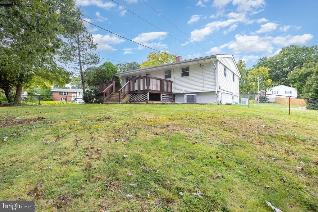605 BANYAN COURT