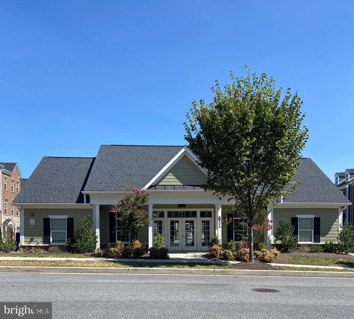 5861 DONOVAN LN