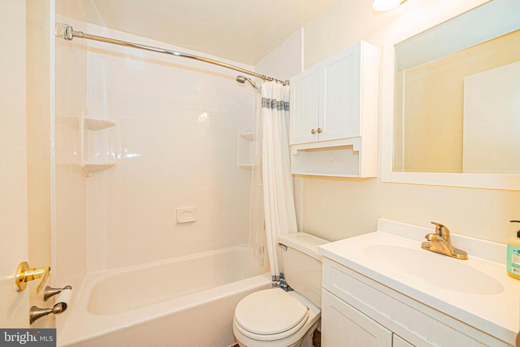 9293 LAPWING COURT