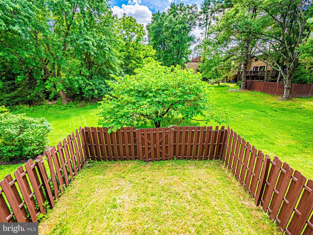 9293 LAPWING COURT