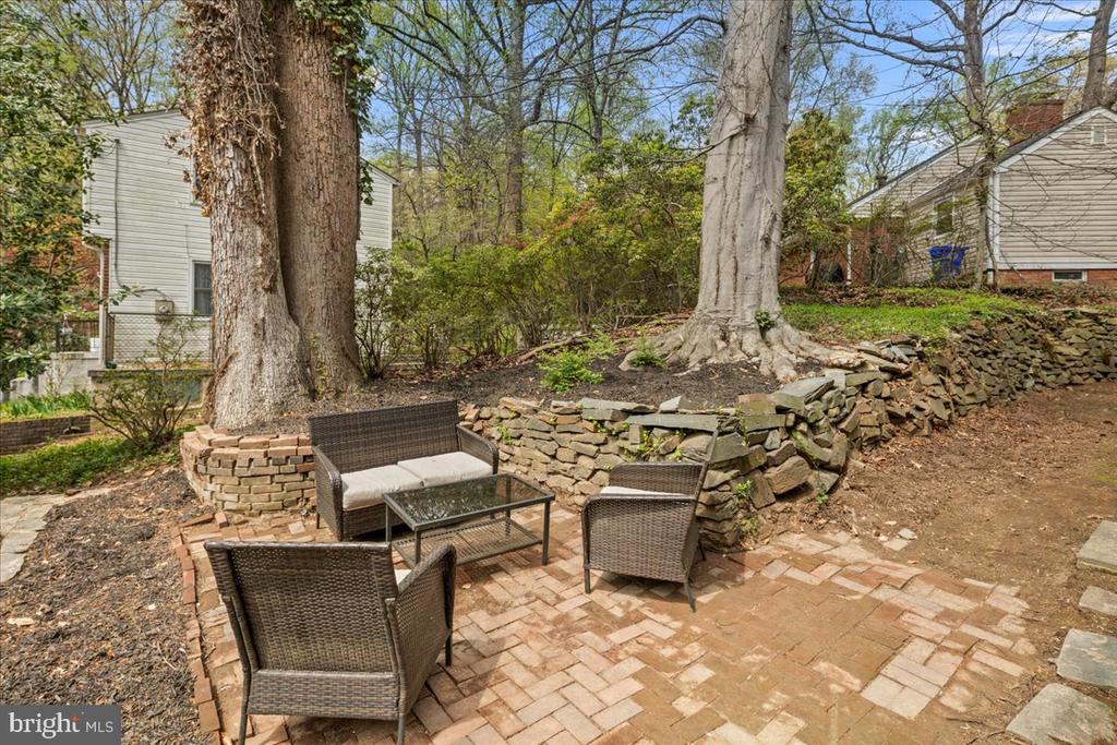 111 SUNNYSIDE ROAD