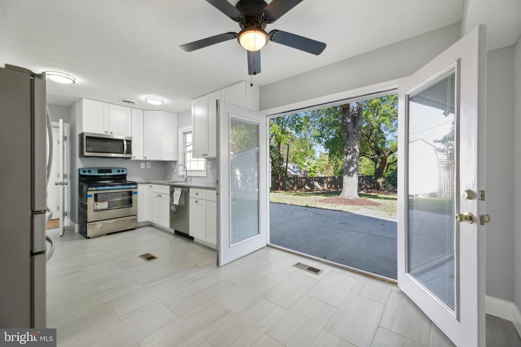 12606 Beechfern Ln