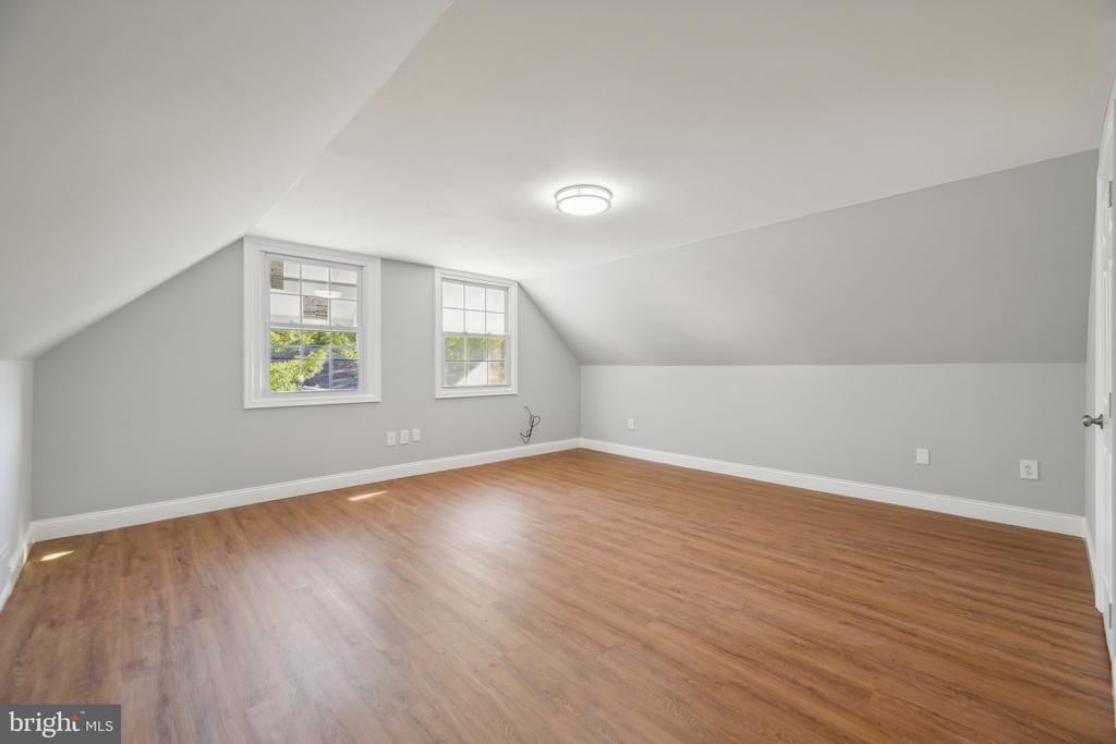 12606 Beechfern Ln