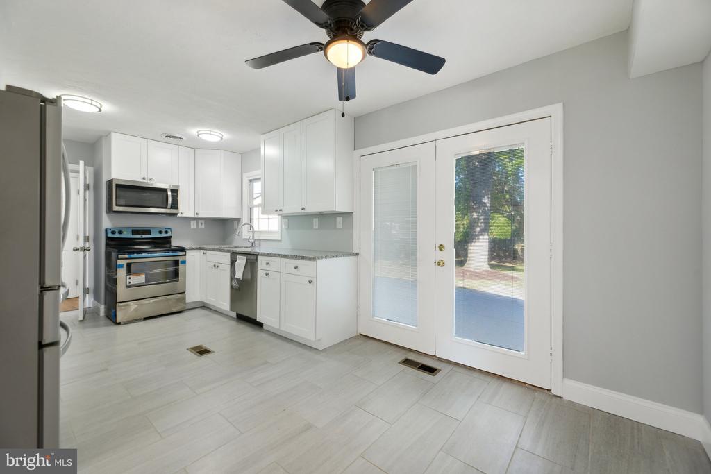 12606 Beechfern Ln