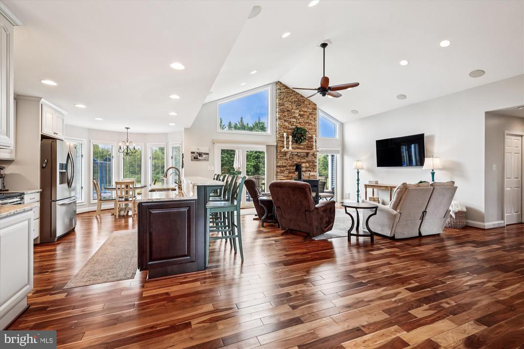 107 WINELAND WAY