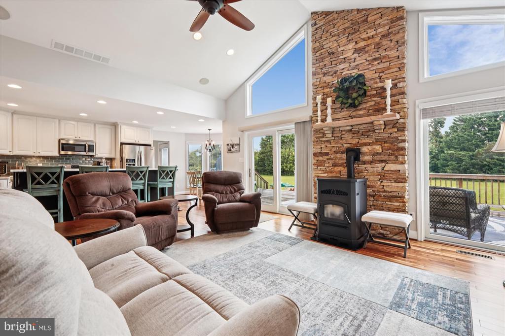 107 WINELAND WAY