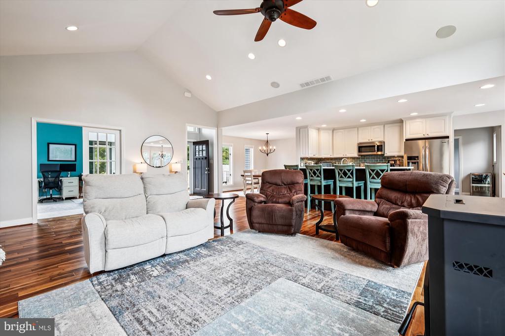 107 WINELAND WAY