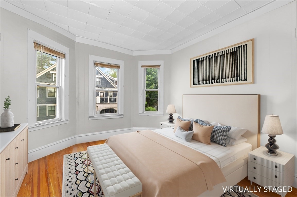 19 Dewolf St